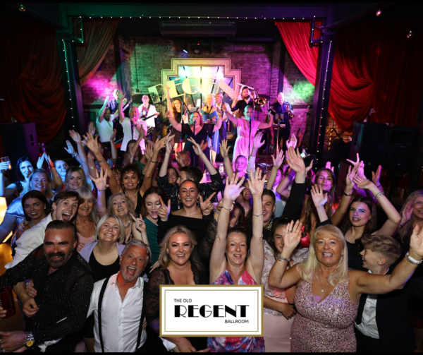 The Old Regent Tup crowd The Old Regent Tup crowd